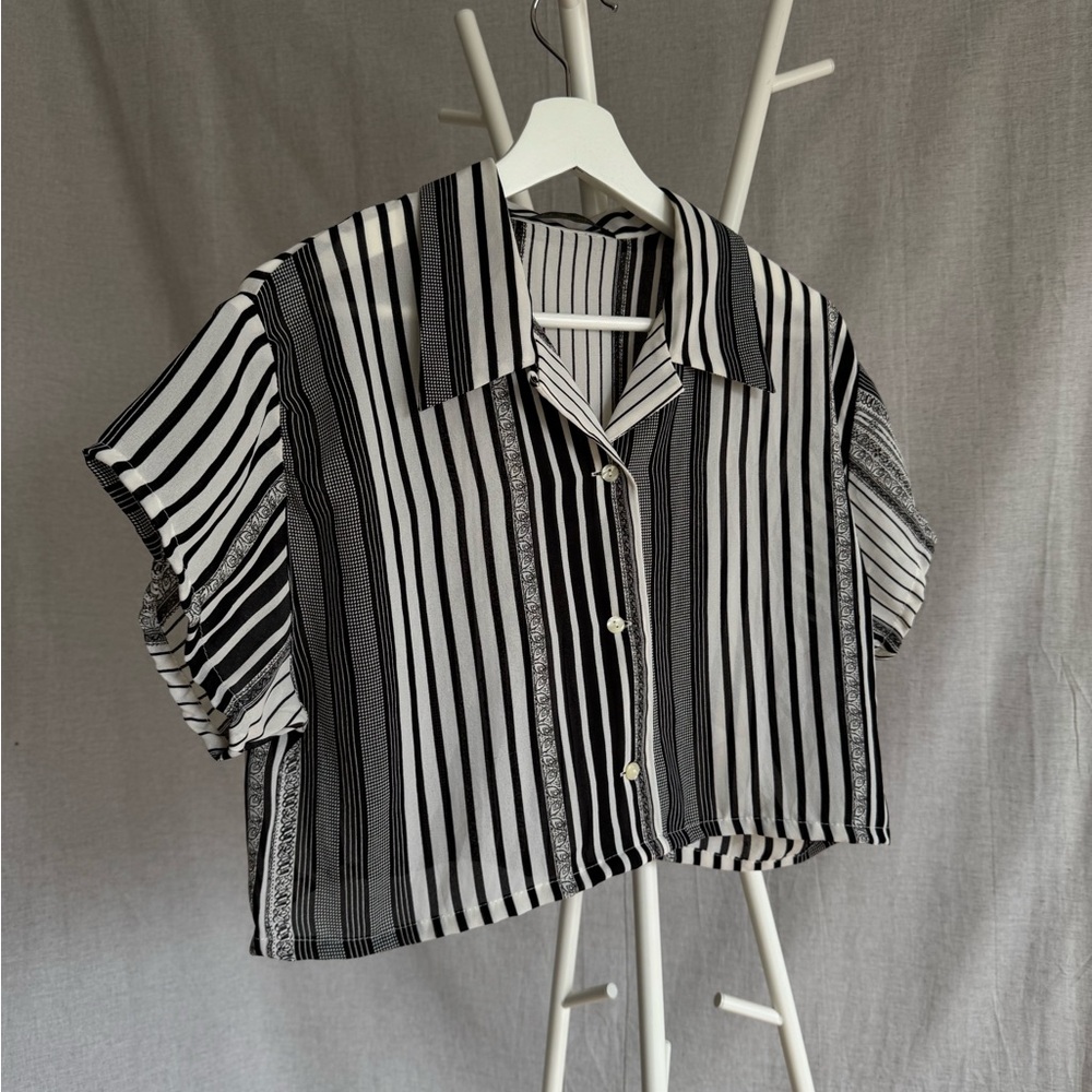 Boxy Black + White Cropped Button Down